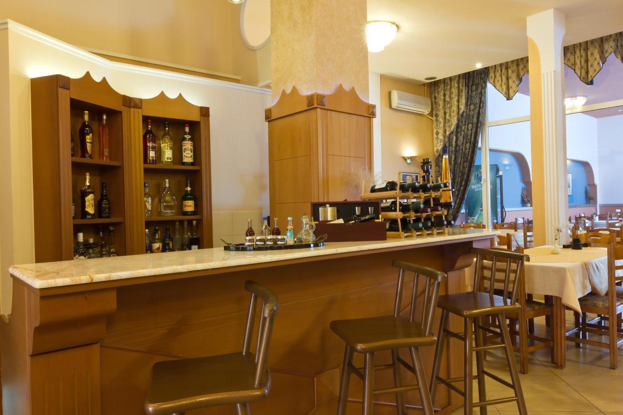 Hotel Kaikis Kalampáka Buitenkant foto