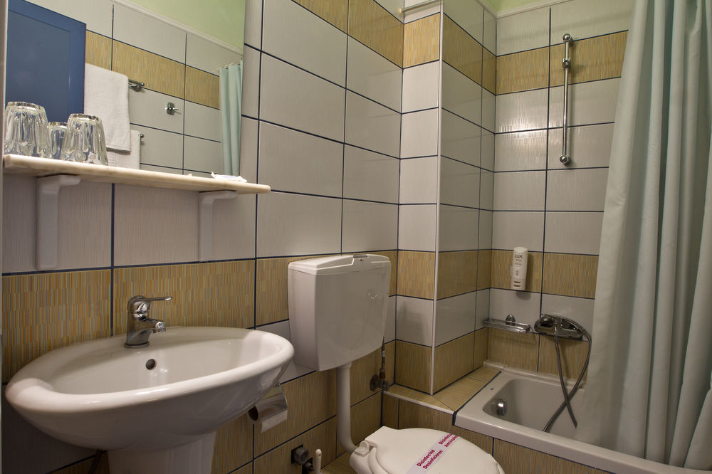 Hotel Kaikis Kalampáka Buitenkant foto